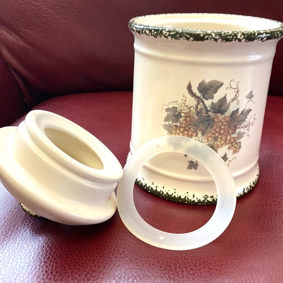 Vintage TRUE WORLD China Fruit Green Red Black Grapes Ceramic Canisters Storages - Picture 5 of 11